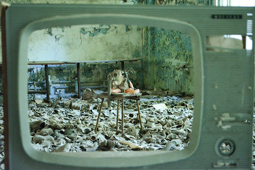 chernobyl-primary-school-gas-mask