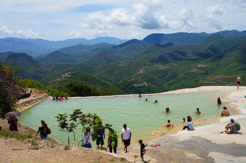 Photo of the crowds at Hierve el Agua, Mexico