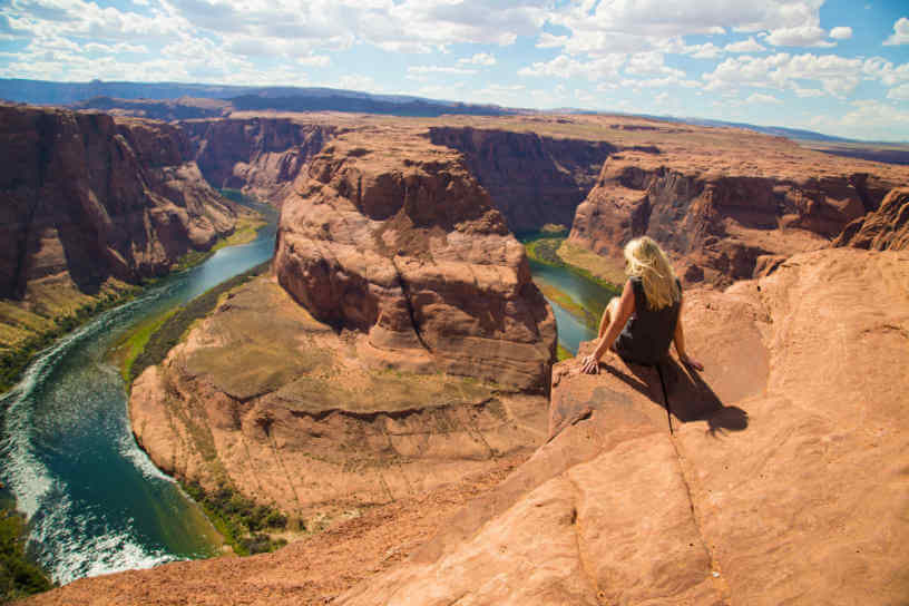 Photo of Jess looking out at Horseshoe Bend