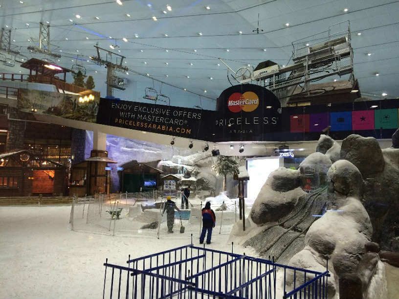 Photo of indoor ski slope at Mall of the Emirates