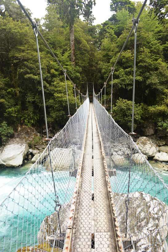 New Zealand Lake Marian Swing bridge