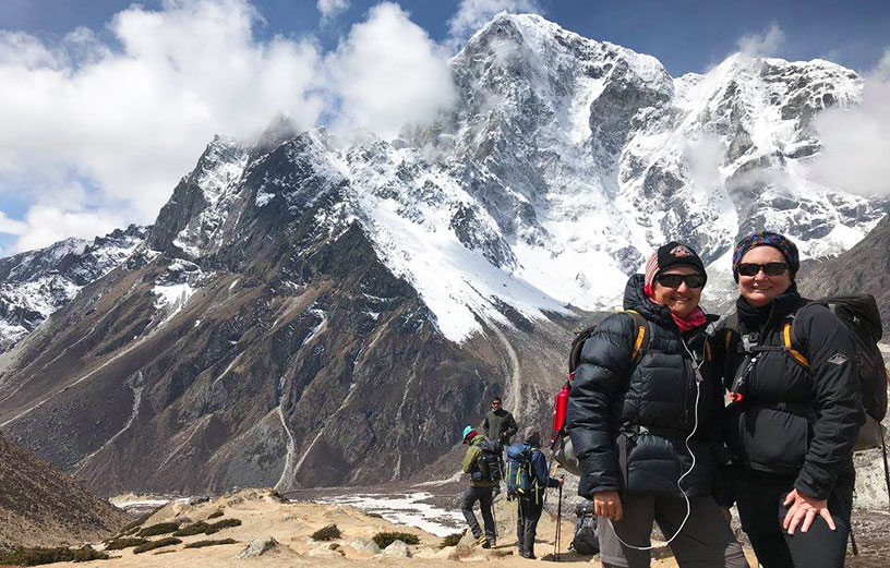 hiking in nepal to mount everest