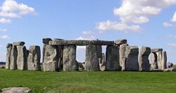 Thumbnail image of Stonehenge at day