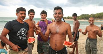 Thumbnail image of locals at Arugum Bay, Sri Lanka